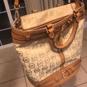 MK purse